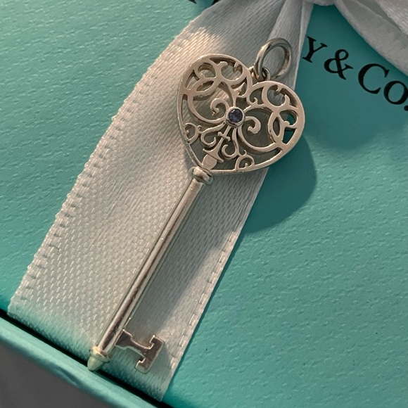 Tiffany Montana Sapphire Enchant Key - Picture 3 of 5